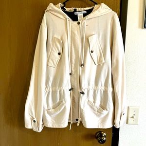 XL cream colored sweatshirt/coat w hood